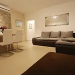 Kala Διαμέρισμα *